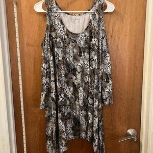 🐻Size 18/20 - Jessica London - Black and Shirt Long Sleeve Cold-Shoulder